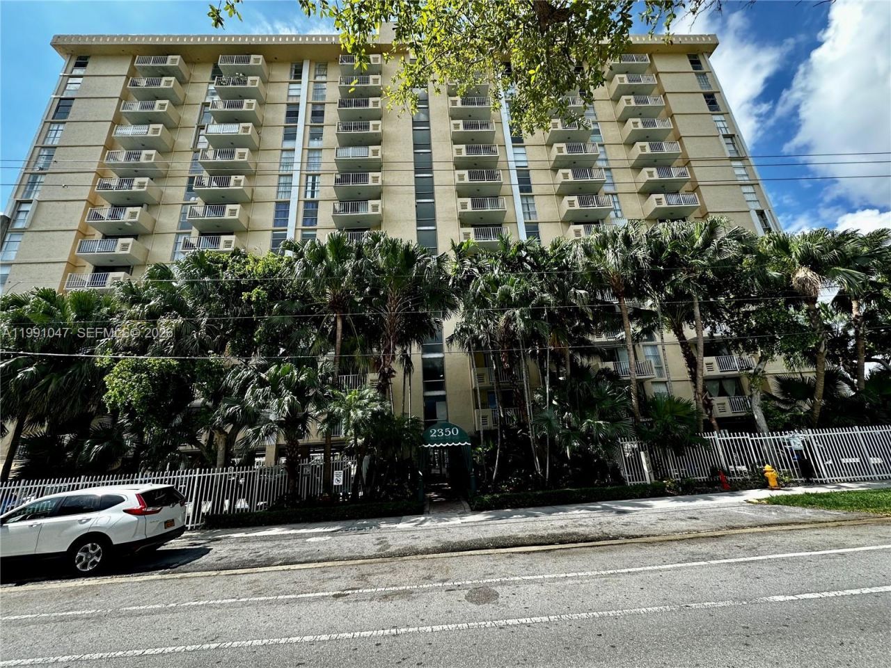 2350 NE 135th St , Unit 208, North Miami, FL 33181 Photo