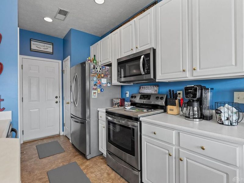 9252 Great Lakes Circle, Washington Township, OH 45458 Photo 15