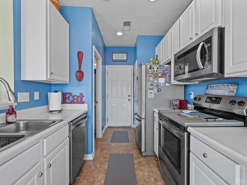 9252 Great Lakes Circle, Washington Township, OH 45458 Photo 17