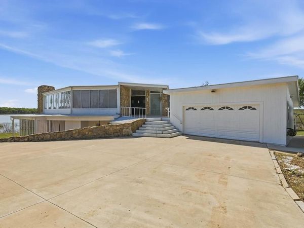 732 Blue Fathom Drive, Runaway Bay, TX 76426