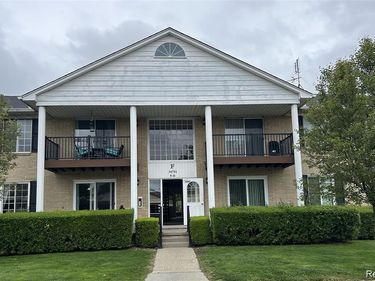 34751 S Kimberly Drive, Sterling Heights, MI 48312