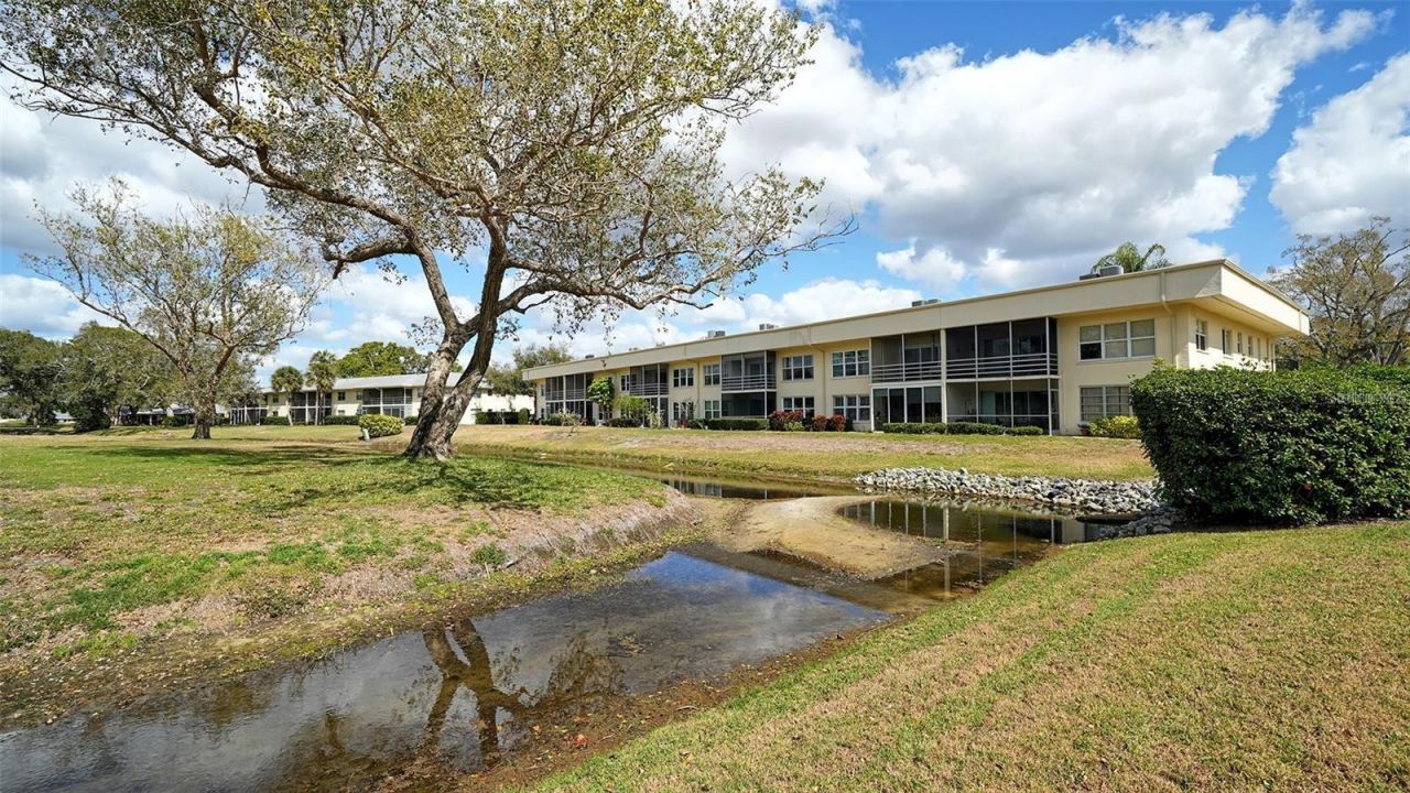 7880 Palm Aire Lane , Unit 203, Sarasota, FL 34243 Photo