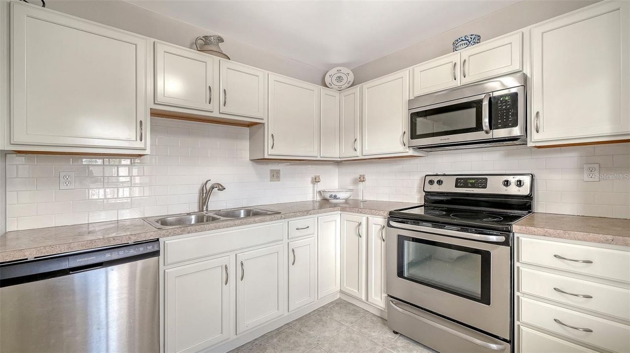 7880 Palm Aire Lane , Unit 203, Sarasota, FL 34243 Photo