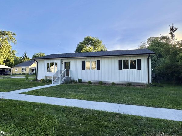 504 S 6Th Street, Fairfield, IA 52556