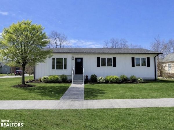 504 S 6Th Street, Fairfield, IA 52556