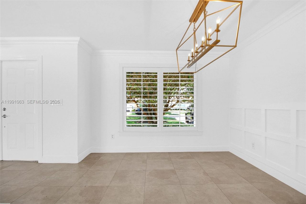 8975 SW 83rd St, Miami, FL 33173 Photo