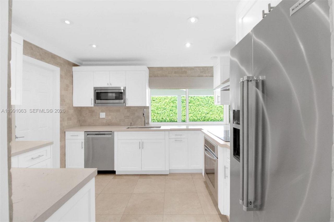 8975 SW 83rd St, Miami, FL 33173 Photo