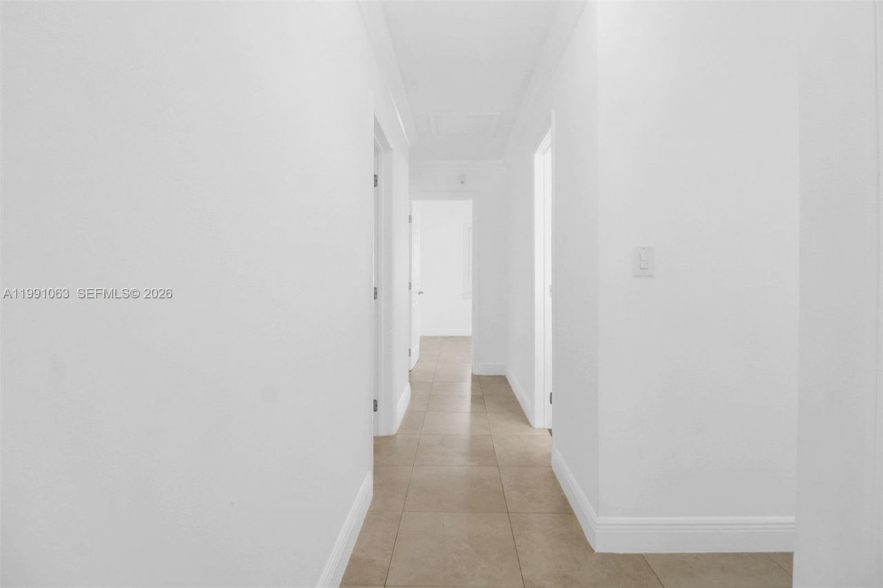 8975 SW 83rd St, Miami, FL 33173 Photo