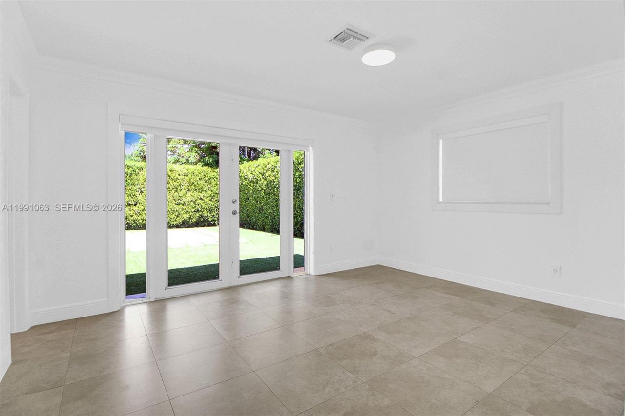 8975 SW 83rd St, Miami, FL 33173 Photo