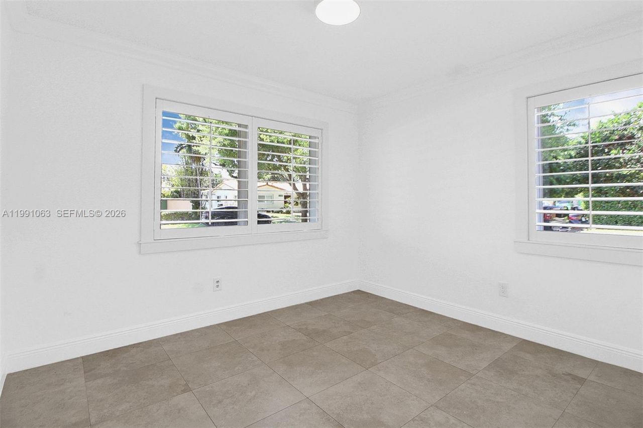 8975 SW 83rd St, Miami, FL 33173 Photo