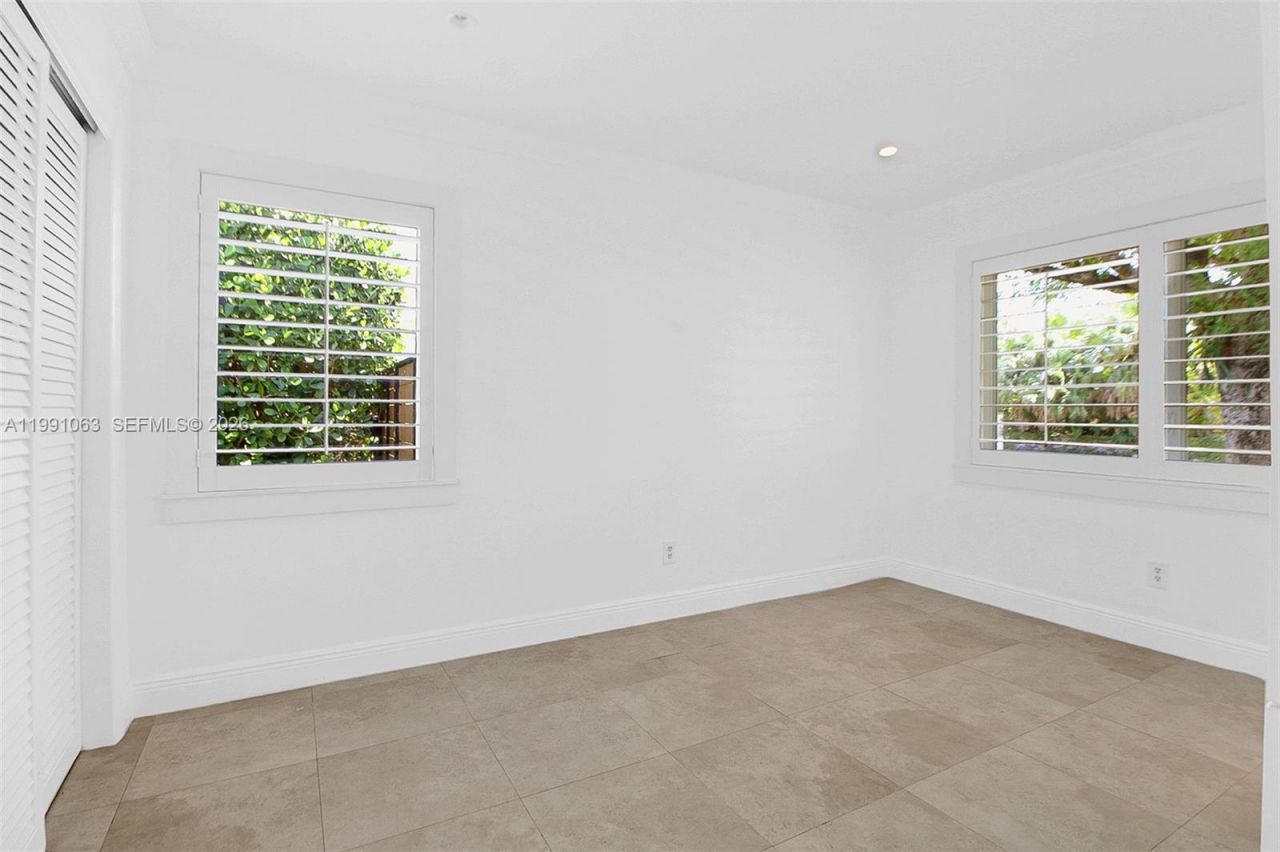 8975 SW 83rd St, Miami, FL 33173 Photo