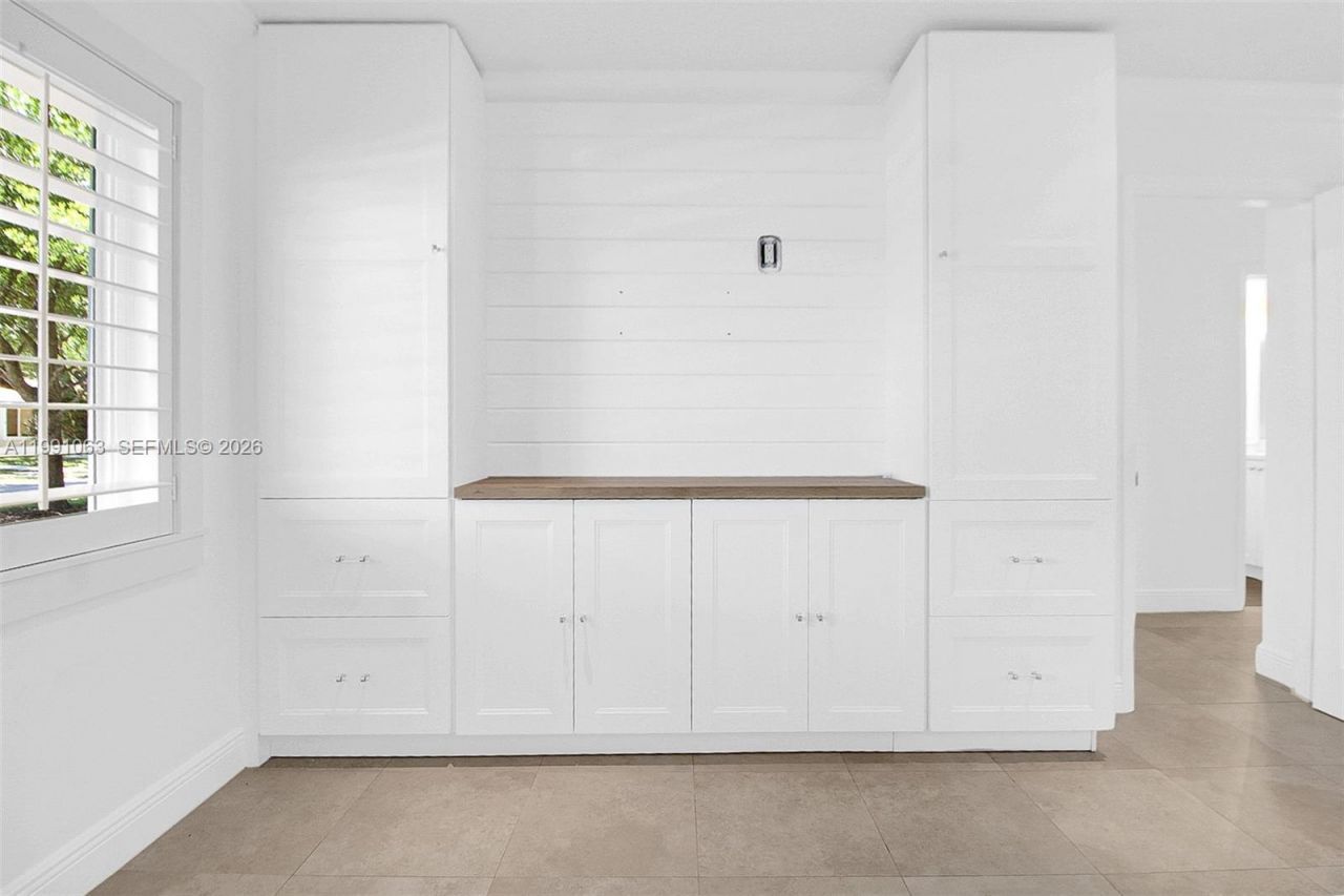 8975 SW 83rd St, Miami, FL 33173 Photo