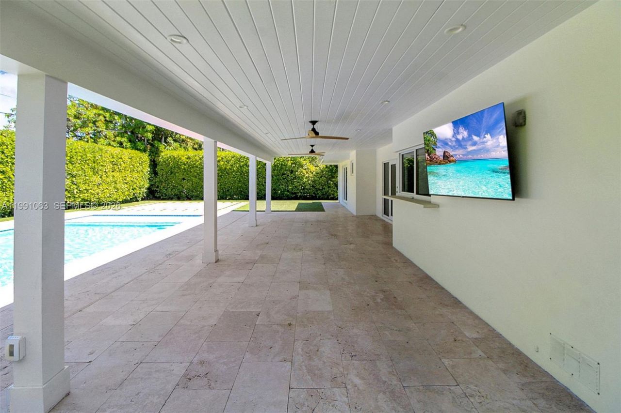 8975 SW 83rd St, Miami, FL 33173 Photo