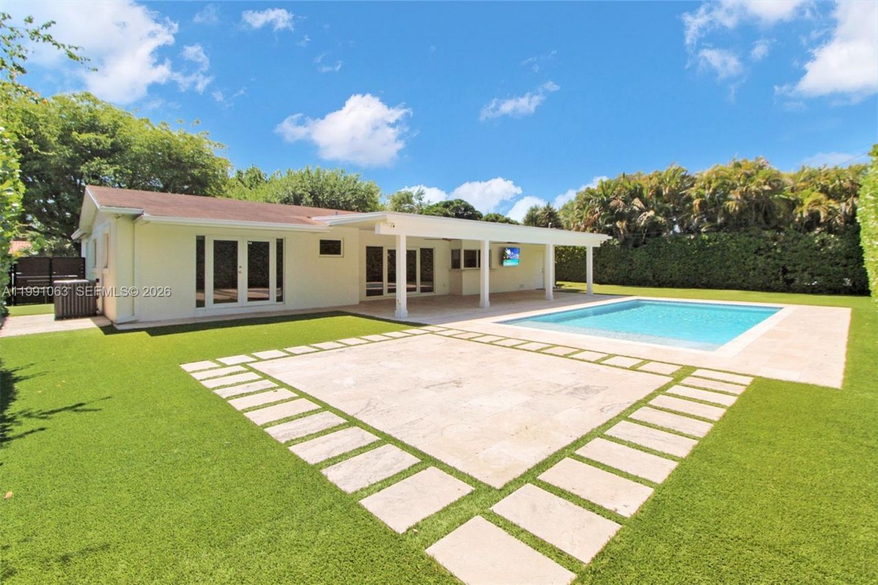 8975 SW 83rd St, Miami, FL 33173 Photo