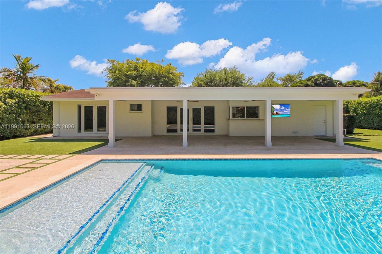 8975 SW 83rd St, Miami, FL 33173 Photo