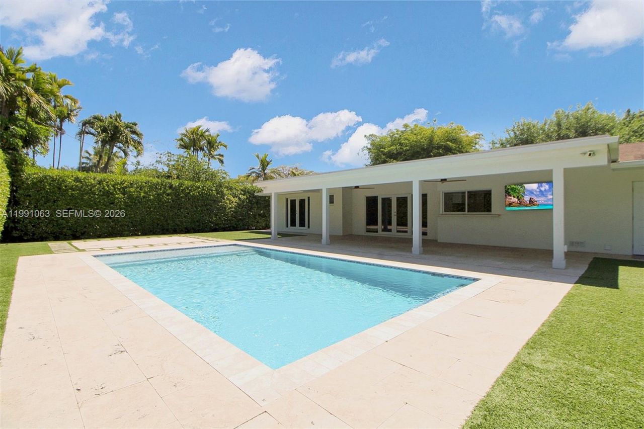 8975 SW 83rd St, Miami, FL 33173 Photo