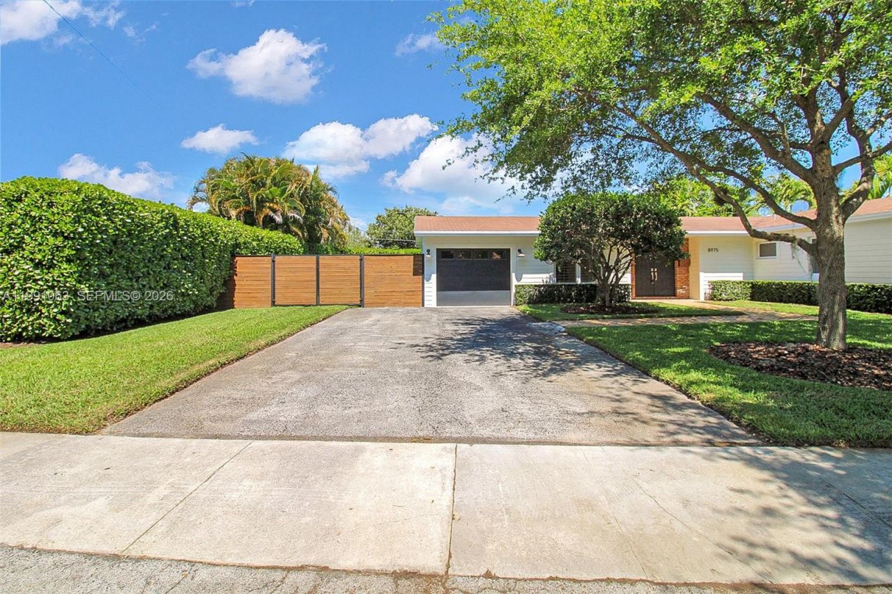 8975 SW 83rd St, Miami, FL 33173 Photo