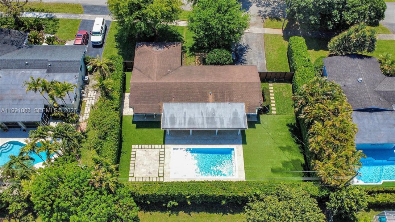 8975 SW 83rd St, Miami, FL 33173 Photo