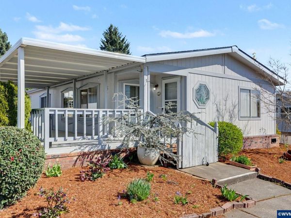 2120 Robins Ln SE, Salem, OR 97306