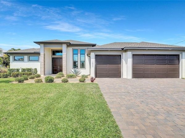 1833 SW 49th TER , CAPE CORAL, FL 33914