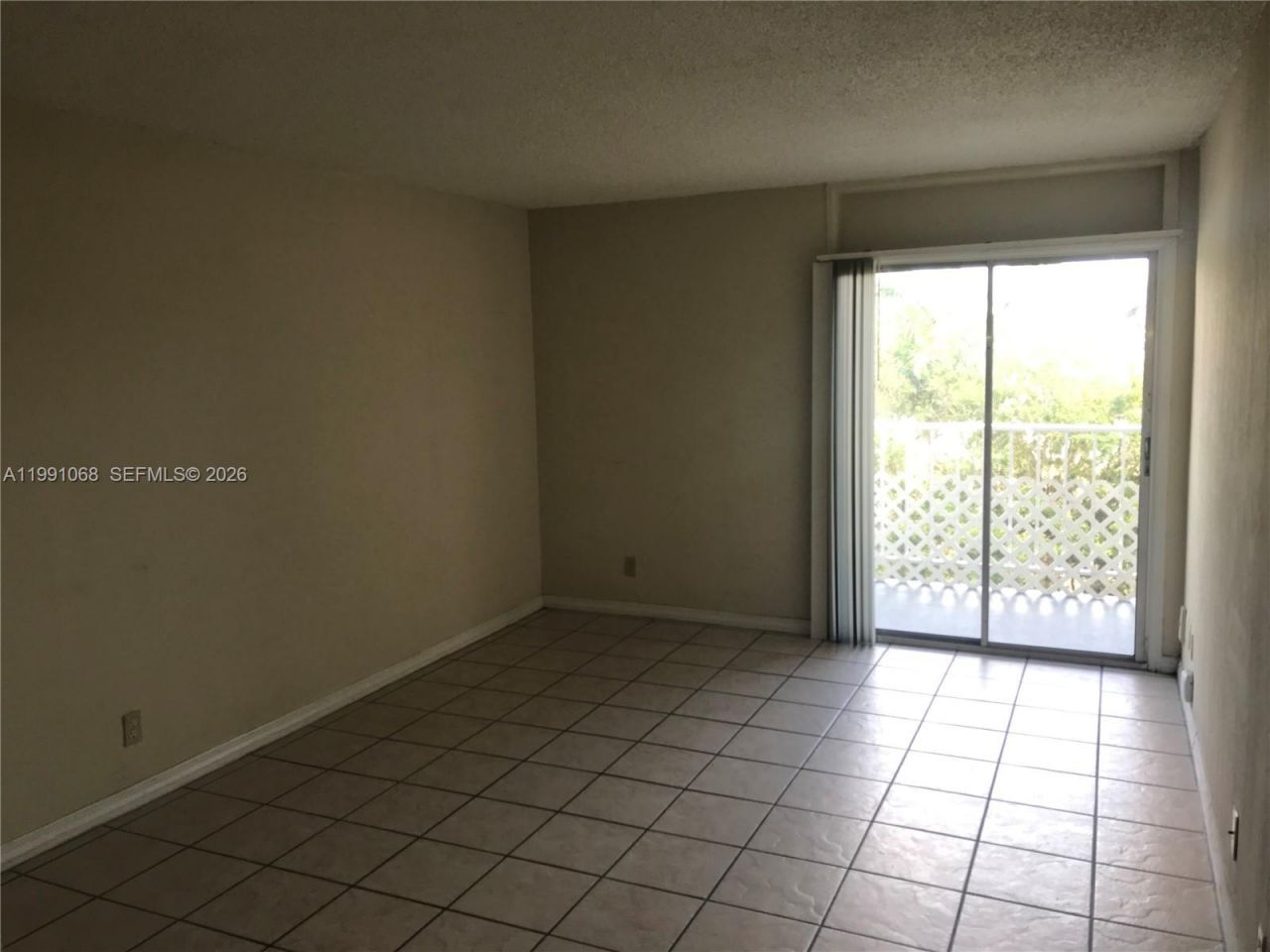 4550 NW 9th St , Unit 414E, Miami, FL 33126 Photo