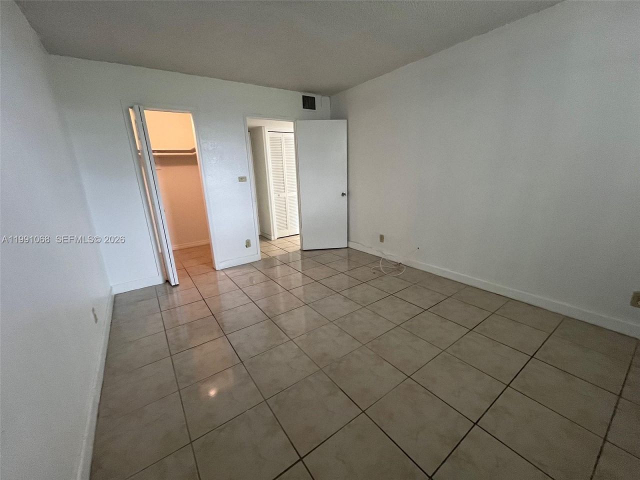 4550 NW 9th St, Unit 414E, Miami, FL 33126 Photo