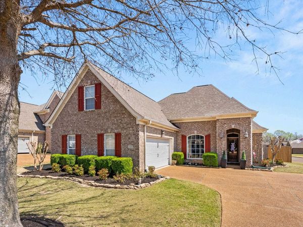 1520 W NOTTING HILL CV, Hernando, MS 38632