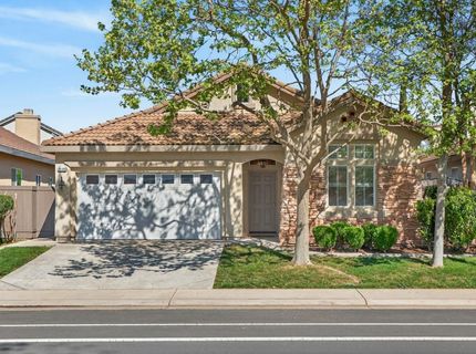 9795 W Taron Dr, Elk Grove, CA 95757 Photo