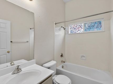 9795 W Taron Dr, Elk Grove, CA 95757 Photo