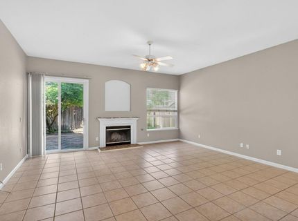 9795 W Taron Dr, Elk Grove, CA 95757 Photo