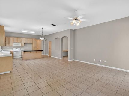 9795 W Taron Dr, Elk Grove, CA 95757 Photo