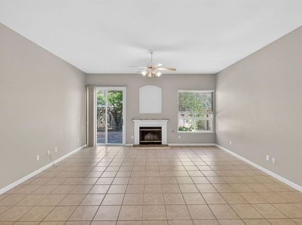 9795 W Taron Dr, Elk Grove, CA 95757 Photo