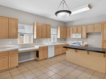 9795 W Taron Dr, Elk Grove, CA 95757 Photo