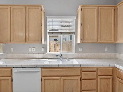 9795 W Taron Dr, Elk Grove, CA 95757 Photo