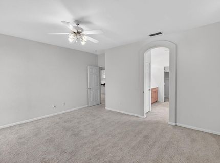 9795 W Taron Dr, Elk Grove, CA 95757 Photo