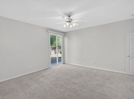 9795 W Taron Dr, Elk Grove, CA 95757 Photo