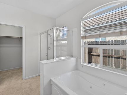 9795 W Taron Dr, Elk Grove, CA 95757 Photo