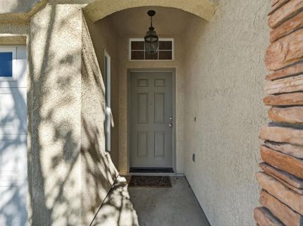 9795 W Taron Dr, Elk Grove, CA 95757 Photo