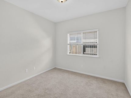 9795 W Taron Dr, Elk Grove, CA 95757 Photo