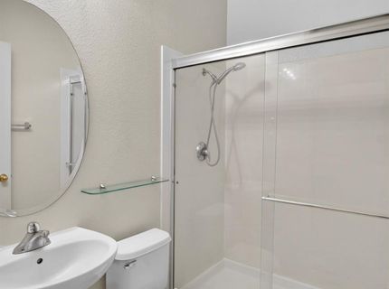 9795 W Taron Dr, Elk Grove, CA 95757 Photo