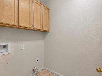 9795 W Taron Dr, Elk Grove, CA 95757 Photo