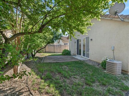 9795 W Taron Dr, Elk Grove, CA 95757 Photo