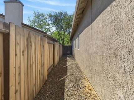 9795 W Taron Dr, Elk Grove, CA 95757 Photo