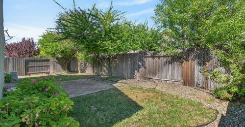 9795 W Taron Dr, Elk Grove, CA 95757 Photo