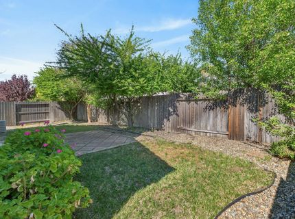 9795 W Taron Dr, Elk Grove, CA 95757 Photo