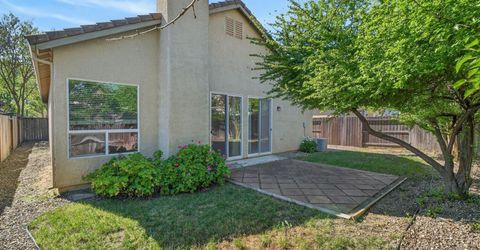 9795 W Taron Dr, Elk Grove, CA 95757 Photo