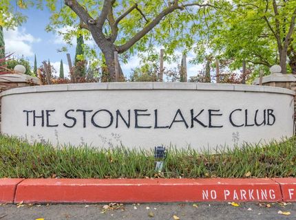 9795 W Taron Dr, Elk Grove, CA 95757 Photo