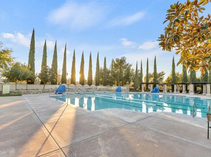 9795 W Taron Dr, Elk Grove, CA 95757 Photo