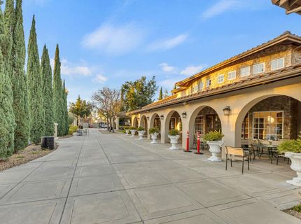 9795 W Taron Dr, Elk Grove, CA 95757 Photo