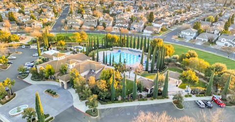 9795 W Taron Dr, Elk Grove, CA 95757 Photo